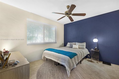 Commercial property in Wilton Manors, Florida 169.83 sq.m. № 1844035 - photo 14
