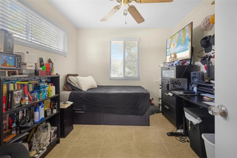 Commercial property in Wilton Manors, Florida 169.83 sq.m. № 1844035 - photo 13