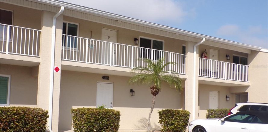 Condominio en Punta Gorda, Florida, 2 dormitorios  № 2093989