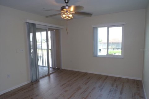 Condominio en alquiler en Punta Gorda, Florida, 2 dormitorios, 77.95 m2 № 2093989 - foto 10