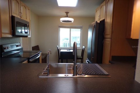Condominio en alquiler en Punta Gorda, Florida, 2 dormitorios, 77.95 m2 № 2093989 - foto 13