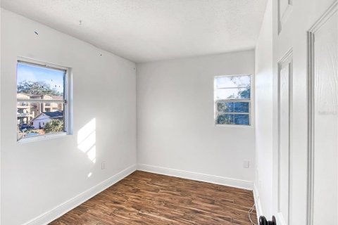 Condo in Gainesville, Florida, 4 bedrooms  № 1383298 - photo 11