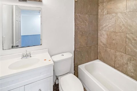 Condo in Gainesville, Florida, 4 bedrooms  № 1383298 - photo 10