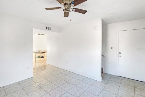 Condo in Gainesville, Florida, 4 bedrooms  № 1383298 - photo 3