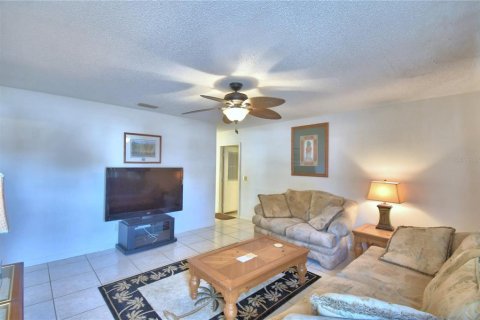 Villa ou maison à vendre à Lake Wales, Floride: 2 chambres, 72.46 m2 № 1608380 - photo 4
