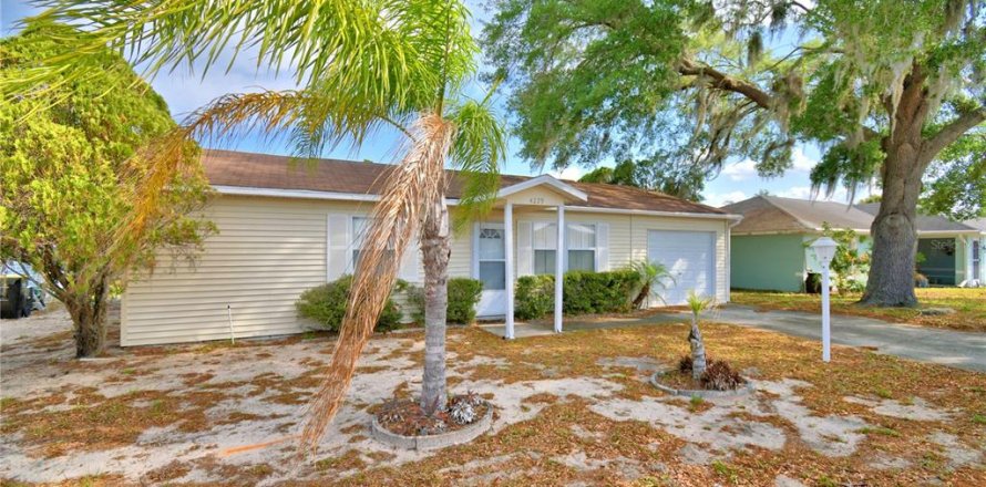 House in Lake Wales, Florida 2 bedrooms, 72.46 sq.m. № 1608380