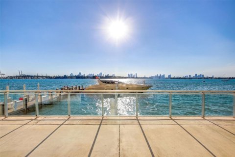 Condominio en venta en Miami Beach, Florida, 61.59 m2 № 1987737 - foto 11