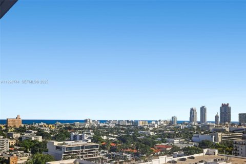 Condominio en venta en Miami Beach, Florida, 61.59 m2 № 1987737 - foto 9
