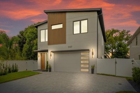 Casa en Tampa, Florida 5 dormitorios, 309.74 m2 № 2368779