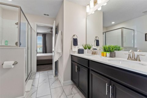 House in Davenport, Florida 8 bedrooms, 363.15 sq.m. № 2324382 - photo 26