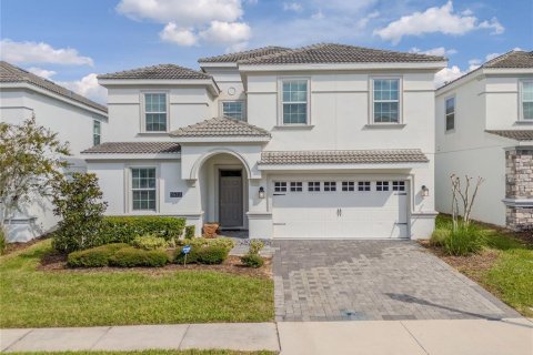 House in Davenport, Florida 8 bedrooms, 363.15 sq.m. № 2324382
