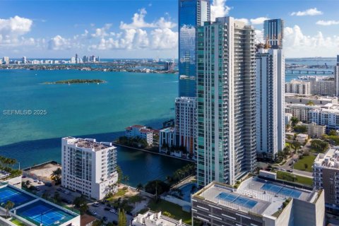 Condo in Miami, Florida, 1 bedroom  № 1988669 - photo 23