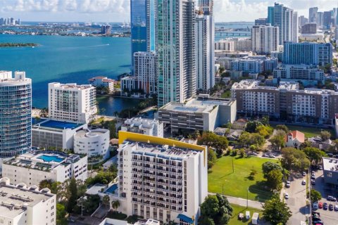 Condo in Miami, Florida, 1 bedroom  № 1988669 - photo 26