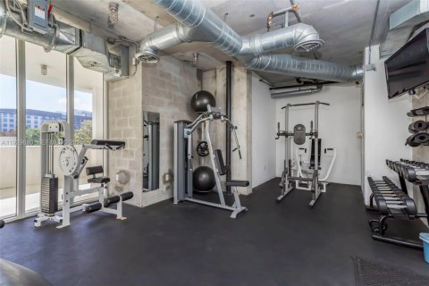 Condo in Miami, Florida, 1 bedroom  № 1988669 - photo 28