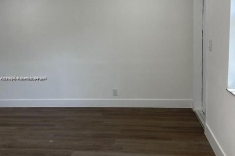 House in Fort Lauderdale, Florida 2 bedrooms, 198.07 sq.m. № 1970171 - photo 16