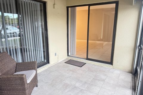 Copropriété à louer à Pompano Beach, Floride: 2 chambres, 102.19 m2 № 1998859 - photo 21