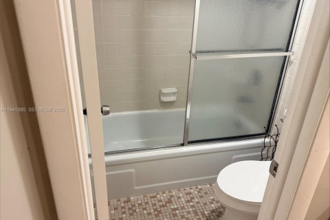 Copropriété à louer à Pompano Beach, Floride: 2 chambres, 102.19 m2 № 1998859 - photo 18