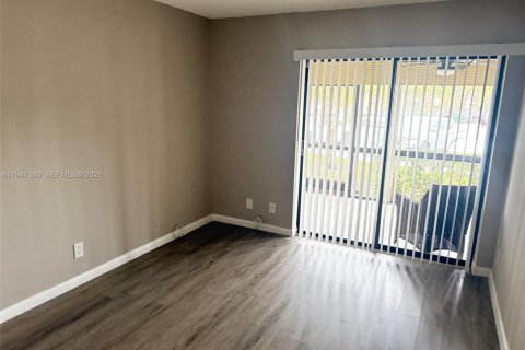 Copropriété à louer à Pompano Beach, Floride: 2 chambres, 102.19 m2 № 1998859 - photo 13