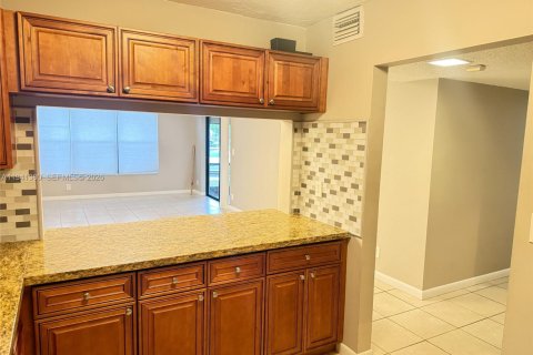 Copropriété à louer à Pompano Beach, Floride: 2 chambres, 102.19 m2 № 1998859 - photo 16