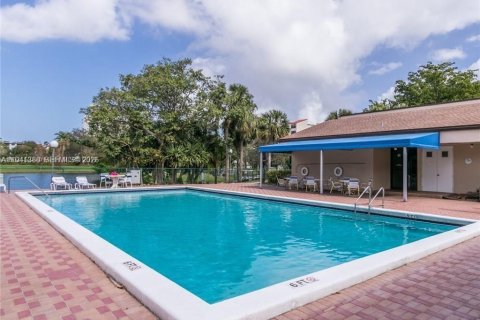 Copropriété à louer à Pompano Beach, Floride: 2 chambres, 102.19 m2 № 1998859 - photo 2