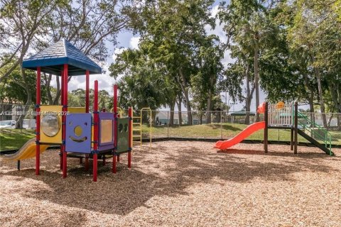 Copropriété à louer à Pompano Beach, Floride: 2 chambres, 102.19 m2 № 1998859 - photo 5