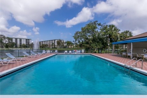 Copropriété à louer à Pompano Beach, Floride: 2 chambres, 102.19 m2 № 1998859 - photo 4