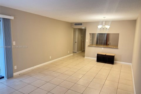 Copropriété à louer à Pompano Beach, Floride: 2 chambres, 102.19 m2 № 1998859 - photo 10