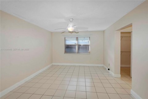 House in Homestead, Florida 4 bedrooms, 148.83 sq.m. № 1995604 - photo 12