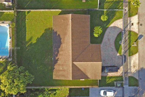 House in Homestead, Florida 4 bedrooms, 148.83 sq.m. № 1995604 - photo 4