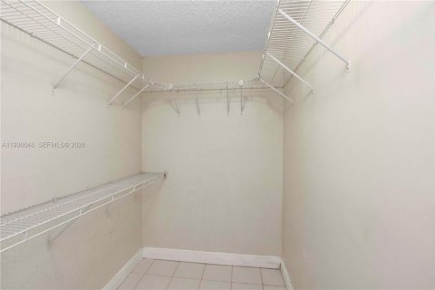 House in Homestead, Florida 4 bedrooms, 148.83 sq.m. № 1995604 - photo 17