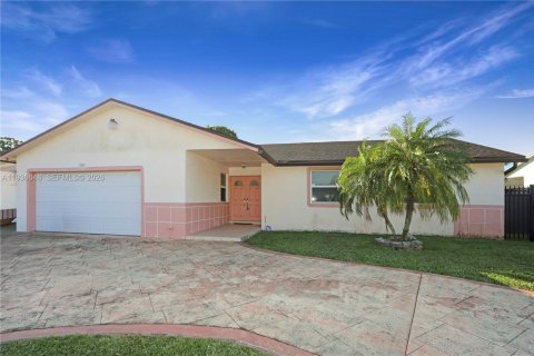 House in Homestead, Florida 4 bedrooms, 148.83 sq.m. № 1995604