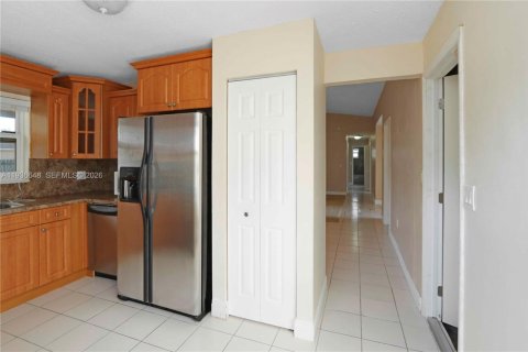 House in Homestead, Florida 4 bedrooms, 148.83 sq.m. № 1995604 - photo 14