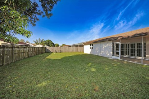 House in Homestead, Florida 4 bedrooms, 148.83 sq.m. № 1995604 - photo 20