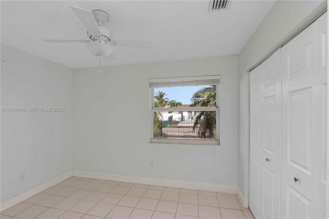 House in Homestead, Florida 4 bedrooms, 148.83 sq.m. № 1995604 - photo 9