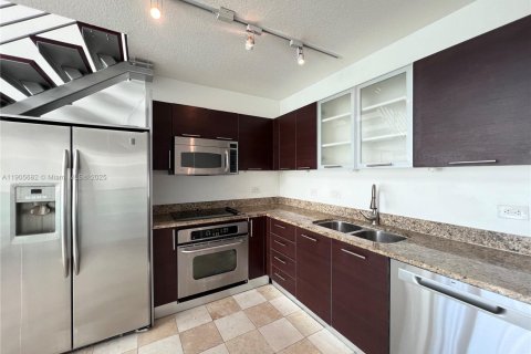 Снять в аренду кондоминиум в Майами, Флорида 1 спальня, 91.14м2, № 1956379 - фото 4