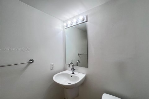 Снять в аренду кондоминиум в Майами, Флорида 1 спальня, 91.14м2, № 1956379 - фото 9