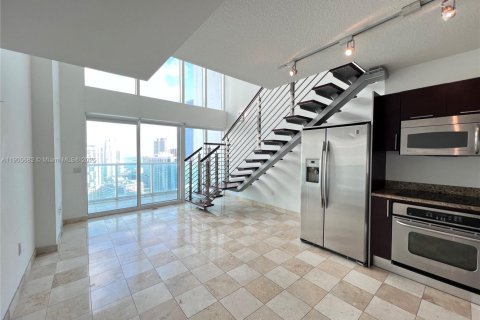 Снять в аренду кондоминиум в Майами, Флорида 1 спальня, 91.14м2, № 1956379 - фото 2