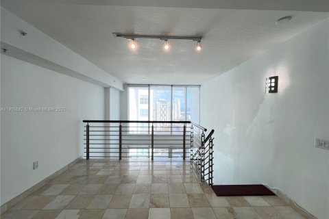 Снять в аренду кондоминиум в Майами, Флорида 1 спальня, 91.14м2, № 1956379 - фото 11
