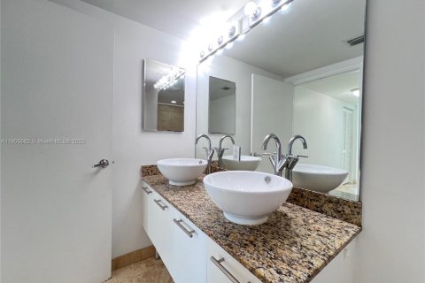 Снять в аренду кондоминиум в Майами, Флорида 1 спальня, 91.14м2, № 1956379 - фото 15