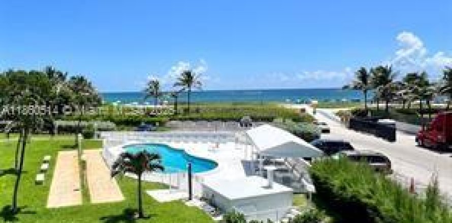 Condominio en Pompano Beach, Florida, 2 dormitorios  № 1891122