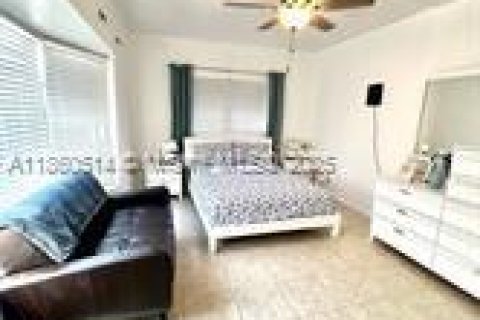 Condominio en venta en Pompano Beach, Florida, 2 dormitorios, 82.68 m2 № 1891122 - foto 10