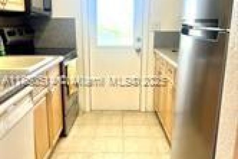 Condominio en venta en Pompano Beach, Florida, 2 dormitorios, 82.68 m2 № 1891122 - foto 8
