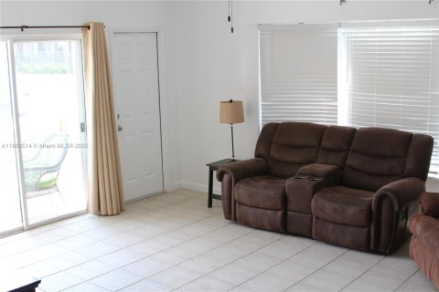 Condominio en venta en Pompano Beach, Florida, 2 dormitorios, 82.68 m2 № 1891122 - foto 16