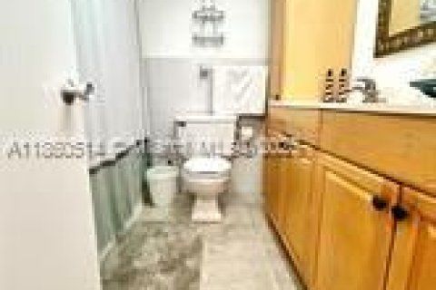 Condominio en venta en Pompano Beach, Florida, 2 dormitorios, 82.68 m2 № 1891122 - foto 7