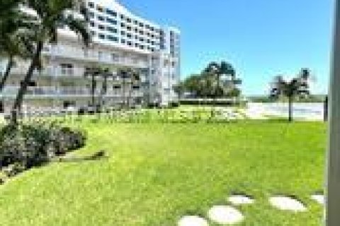 Condominio en venta en Pompano Beach, Florida, 2 dormitorios, 82.68 m2 № 1891122 - foto 15