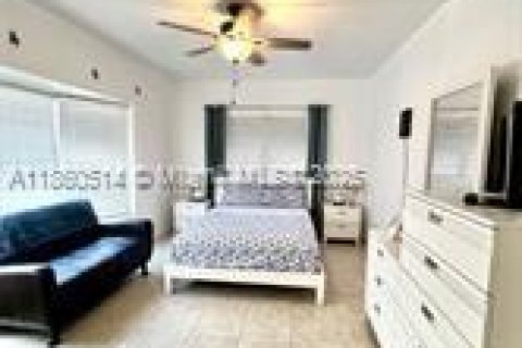 Condominio en venta en Pompano Beach, Florida, 2 dormitorios, 82.68 m2 № 1891122 - foto 11