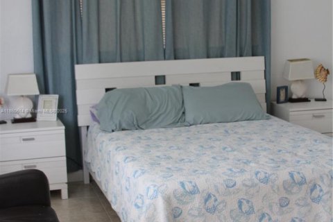 Condominio en venta en Pompano Beach, Florida, 2 dormitorios, 82.68 m2 № 1891122 - foto 28