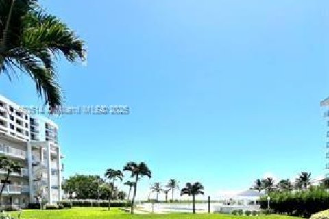 Condominio en venta en Pompano Beach, Florida, 2 dormitorios, 82.68 m2 № 1891122 - foto 2