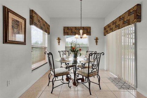 House in Davenport, Florida 5 bedrooms, 232.16 sq.m. № 1850993 - photo 12