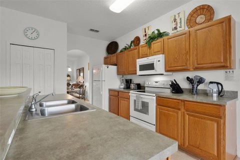 House in Davenport, Florida 5 bedrooms, 232.16 sq.m. № 1850993 - photo 10